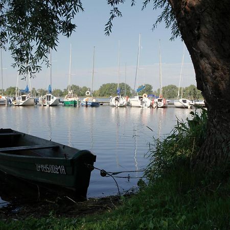 Pensjonat Nad Jeziorem Hotel Myślibórz Екстериор снимка