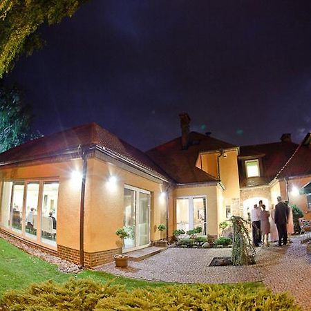 Pensjonat Nad Jeziorem Hotel Myślibórz Екстериор снимка