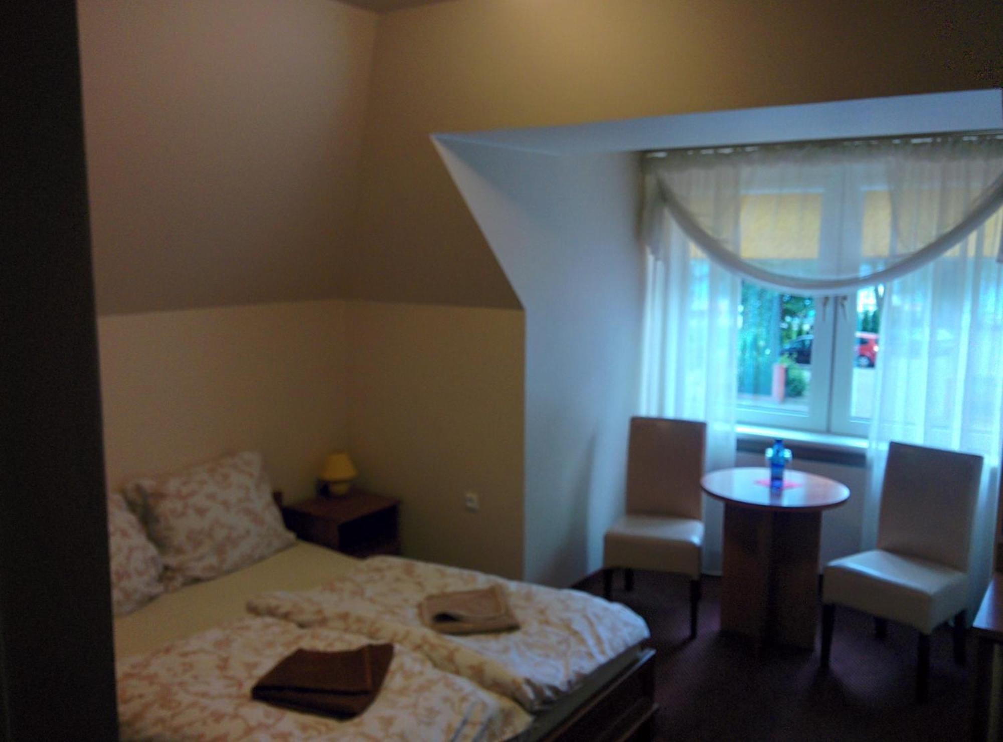 Pensjonat Nad Jeziorem Hotel Myślibórz Стая снимка